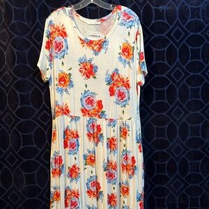 Maxi dress (floor length) w/pockets